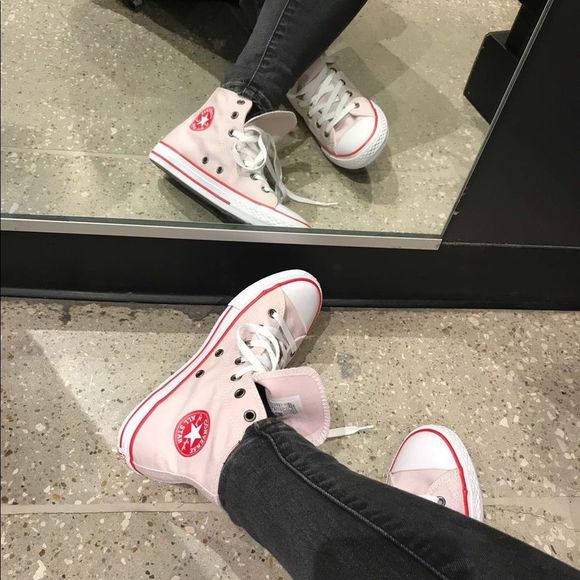 Girls' Converse Chuck Taylor All Star High-Top Sneakers  Pink Sizes NIB #660098F - Picture 2 of 11